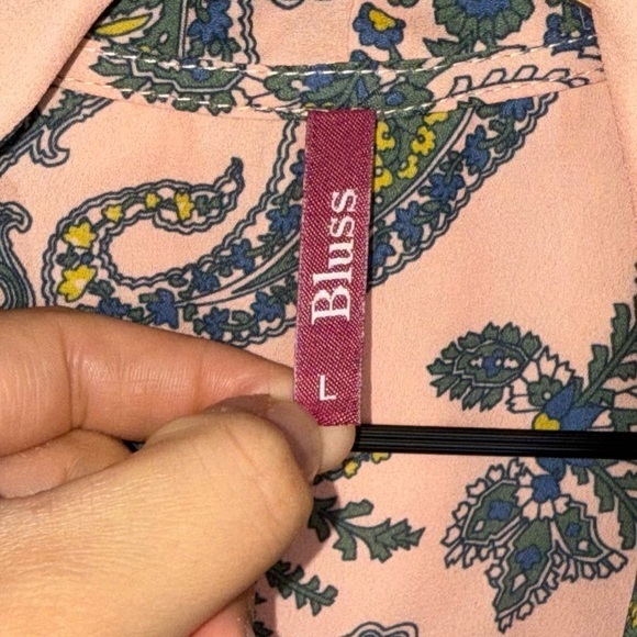 Bluss Paisley Women's Button-Up Top- Sz L - Picture 6 of 7